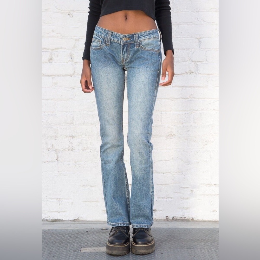 brandy melville low waist flared jeans 🍒